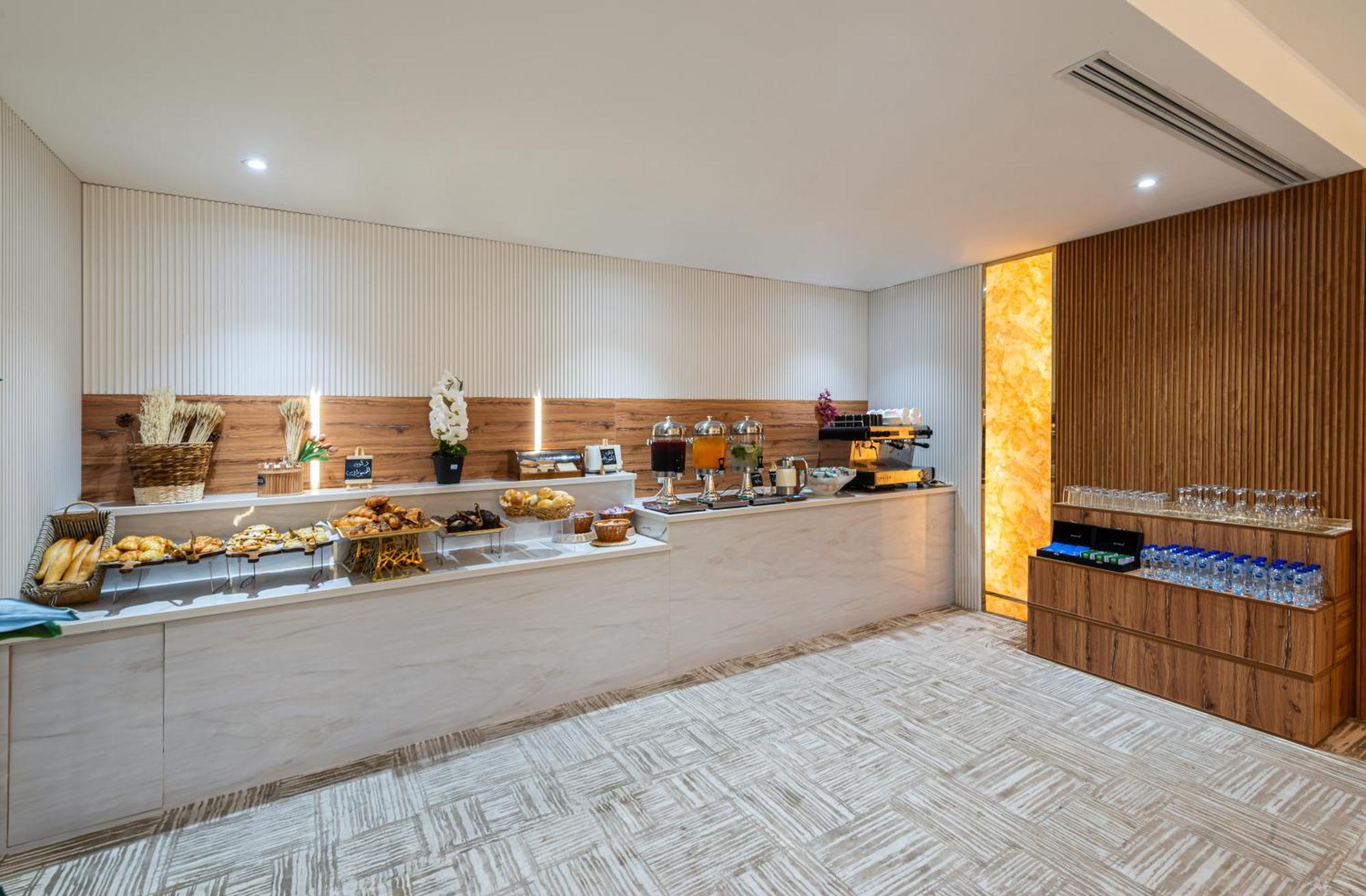Ross Hotel Riyadh Exteriör bild